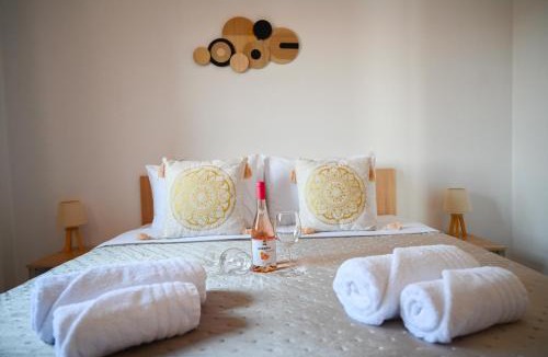 Afytos Apartment | Bohemian Afitos Apartment