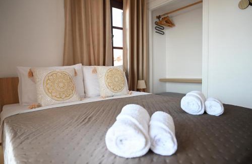 Afytos Apartment | Bohemian Afitos Apartment