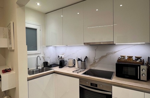 Plaka Apartment | Brand New Modern Elegant Spacious Studio “KK Athens Fine Stay” 2 min from Metro.