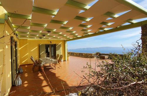 Kea House | Breathtaking seaview villa in a serene scenery