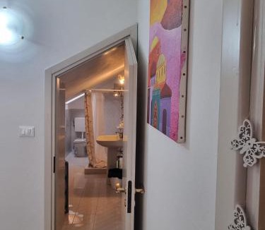 Santhia House | Breve Sosta