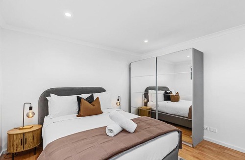 Carlisle House | Bright 3BR Home Near Perth CBD, Airport, Stadium