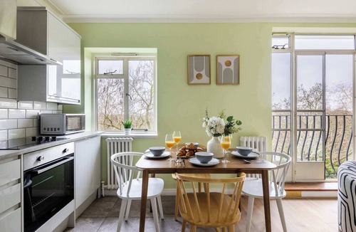 Lancaster Gate Apartment | Bright and Spacious 1BR Overlooking Hyde Park