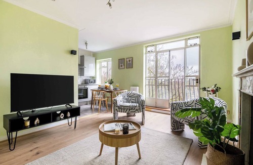 Lancaster Gate Apartment | Bright and Spacious 1BR Overlooking Hyde Park