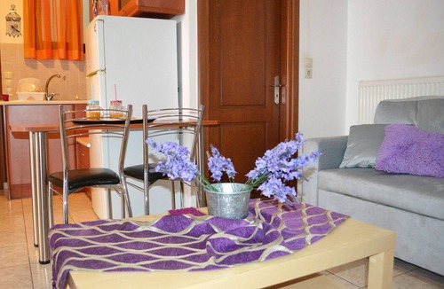 Rethymno Apartment | Budget apt,4 guests,Town center,No car needed,Next to taverns,bars,amenities 11