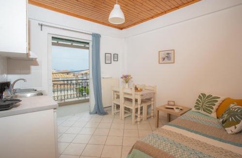 Yenion Apartment | Camaraki Lighthouse