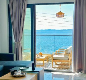 Neos Marmaras Apartment | Candi Luxury Suites 2