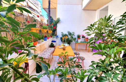 Agios Dimitrios Apartment | Casa Bonita, House with Private Entrance and Garden, between center and sea