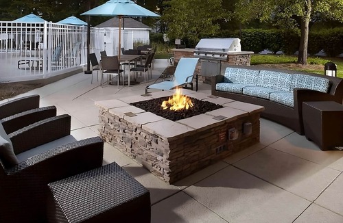 Blue Ash Hotel | Central Comfort, Family-Friendly Suite w/Breakfast | Onsite Seasonal Pool