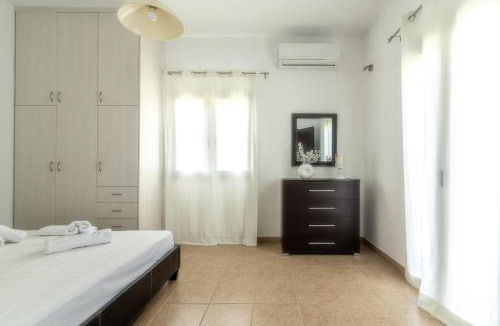 Palaiokastro House | Ceronia Renovated House near the Beach