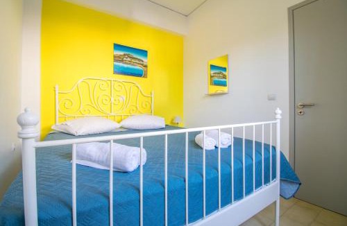 Ialyssos Apartment | CHAMBRE JAUNE