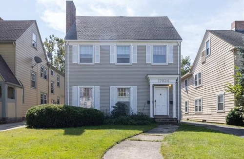 Shaker Heights Apartment | Charming 1st Floor Shaker Heights 2BR, 1BA apartment beautifully furnished.
