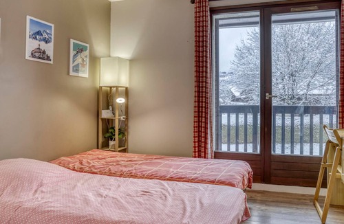 Megeve Apartment | Charming 3-Bed Apartment in Megève – Close to Center, Pool, Tennis, Parking