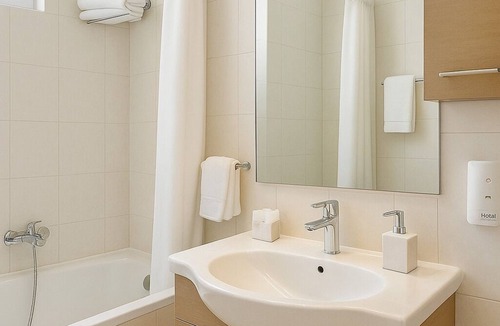 Georgioupolis Bed & Breakfast | Charming 4-bedroom bed & breakfast in delightful Georgioupoli with AC
