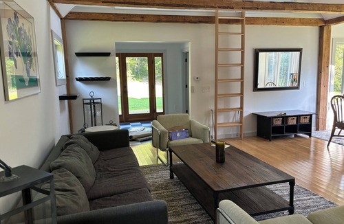 Nelson House | Charming country guest house with 1 bedroom and loft, WiFi, AC in lovely Nelson