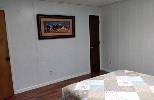 Manitou House | Charming Goat Farm in peaceful Hanson