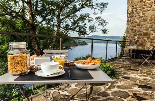 Lanobre Apartment | Chateau De Val