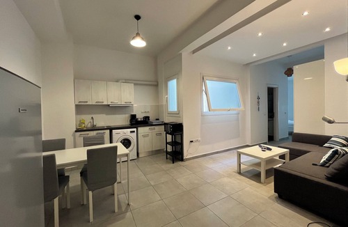 Omonia Apartment | Chic Studio in the Heart of the City