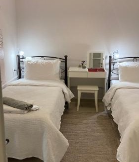 Thissio Apartment | Chris AKROPOLI