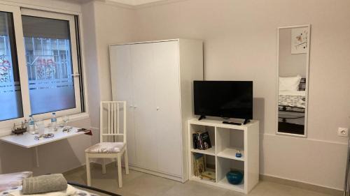 Thissio Apartment | Chris AKROPOLI