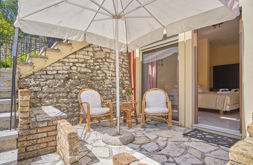 Apraos Apartment | Chrismos Luxury studio 3A Apraos Corfu