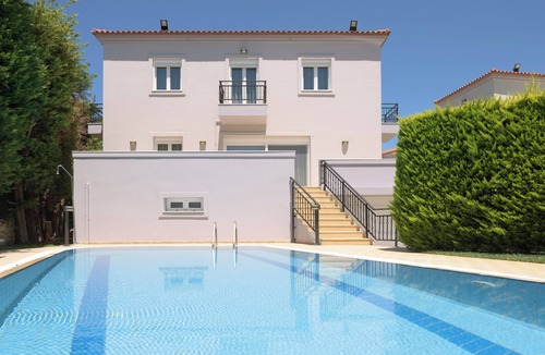 Sfakaki Villa | Christina Villa II, Steps to Sandy Beach