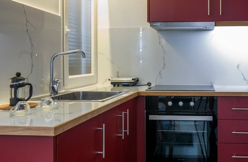 Rafina-Pikermi Apartment | CHROMA Lodge Rafina