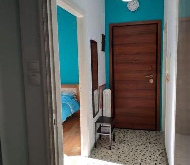 Kinosargous Apartment | Colorful apartment 5 minutes walk from Acropolis