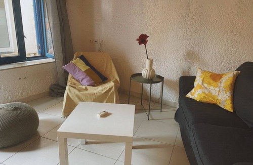 Malia House | Colourful Cottage in the old village, close to everything & 15min walk to beach