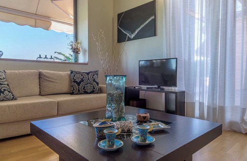 Makri Villa | COMFORTABLE AND SUNNY VILLA WITH A WONDERFUL VIEW.