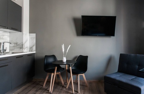 Kinosargous Apartment | Comfy 1BR Apartment at WYZ Athens