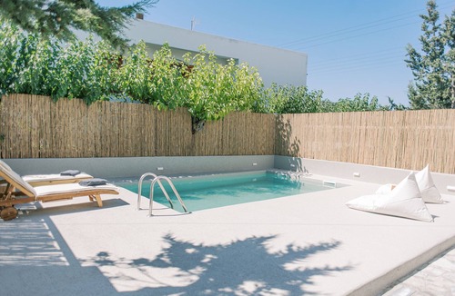 Apollonia Villa | Condo with private pool - 5 minutes from the beach