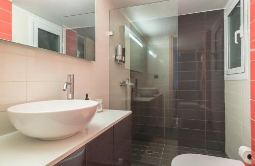 Omonia Apartment | Confy Living Apartment Metaxourghio Metro Station