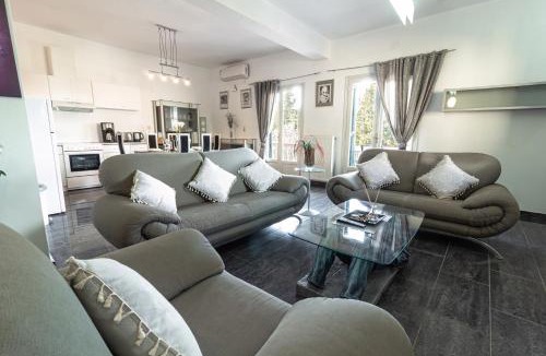 Perivolion Apartment | Corfu Nefeli's Miari`s Home