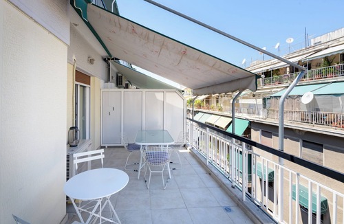 Ampelokipoi Apartment | Cosy 2BR flat - metro station & hospital