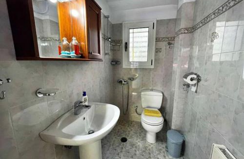 Ilioupoli Apartment | Cosy Apartment with Garden 5 min from metro