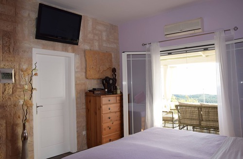 Pylos-Nestoras House | Cottage by the sea with a distant view