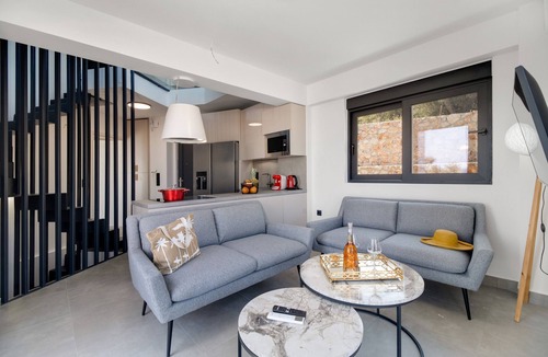 Kavallos Villa | Country House 'Villa Andria' with Sea View, Wi-Fi and Air Conditioning