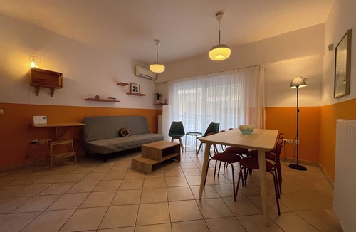 Ampelokipoi Apartment | Cozy 1-Bedroom Apartment with Garden Patio | 2 min to Metro | Central Athens
