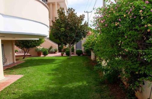 Nea Makri House | Cozy Beach Home Near Pristine Sea w/Free Netflix