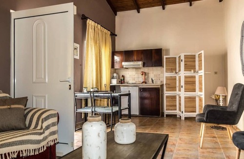 Stavros Cottage | Cretan Luxury Suites