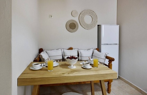 Adamas House | Cristina's House - Homely Accommodation near the Sea and Town Center