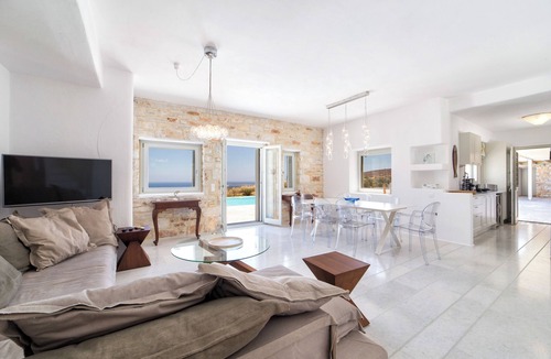 Paros Villa | Crystal Blue 4BR villa with pool by JJ Hospitality