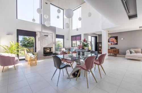 Daratsos Villa | Crystal Waves lux villa-Homeleader