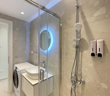 Kallithea Apartment | Cultural Retreat Near Stavros Niarchos Center