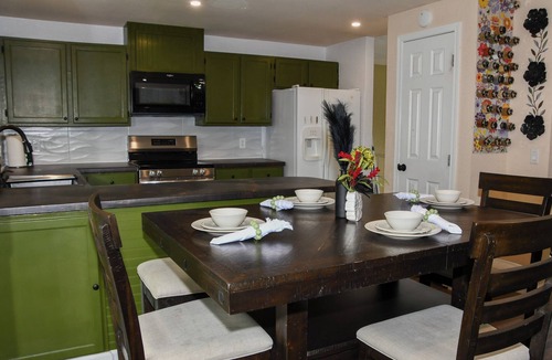 Lakeland North House | Delightful 3-bedroom house in Auburn perfect for your getaway