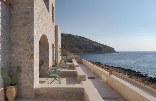 Limeni Apartment | Deluxe Double Room By Yerma Suites Limeni