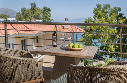 Karavomylos Villa | Deluxe Kefalonia Apartment | Apartment Menta | 1 Bedroom | pool | Sea View |.
