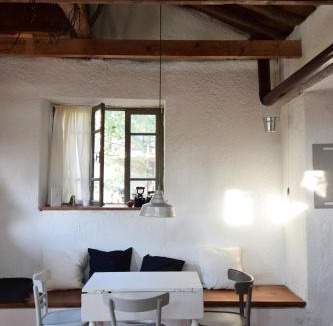 Arnaia House | Dendrocopos Medius
