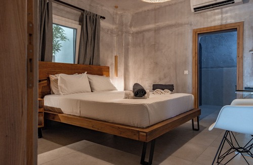 Paradise Hotel | Design Superior Apartment with Jacuzzi, Sea View, Shared Infinity Pool, Bar, Gym